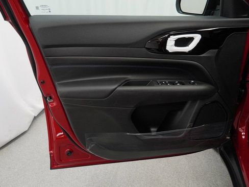 New 2026 Jeep Compass Latitude image 27