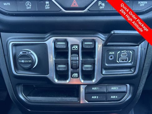 Used 2021 Jeep Wrangler Unlimited Sahara image 8