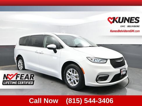 Used 2023 Chrysler Pacifica Touring-L FWD image 1