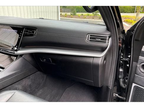 Used 2025 Jeep Wagoneer 4WD image 16