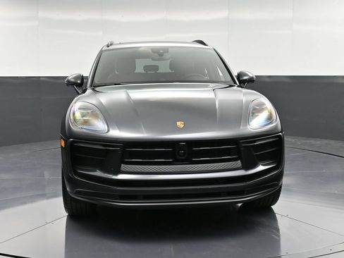 Certified 2026 Porsche Macan AWD/4WD image 11