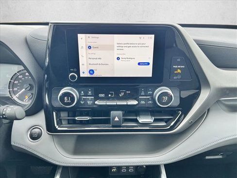 Certified 2024 Toyota Highlander LE image 13