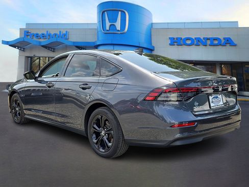 Used 2025 Honda Accord SE image 4