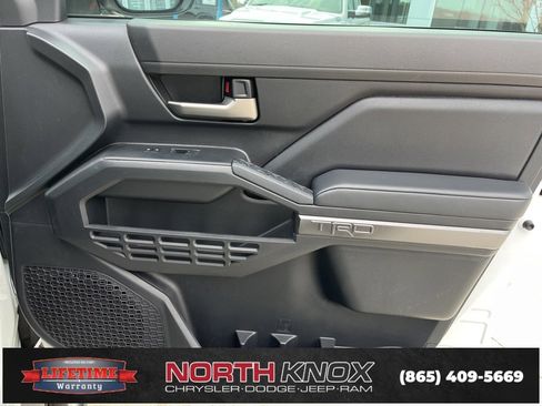 Used 2024 Toyota Tacoma TRD Off-Road image 28