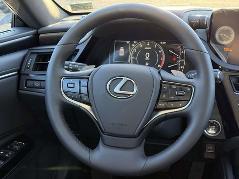 Used 2025 Lexus ES 350 Premium image 9