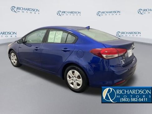 Used 2017 Kia Forte LX image 3