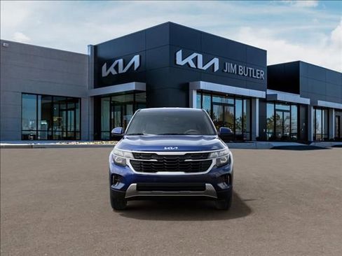 New 2026 Kia Seltos LX FWD image 2