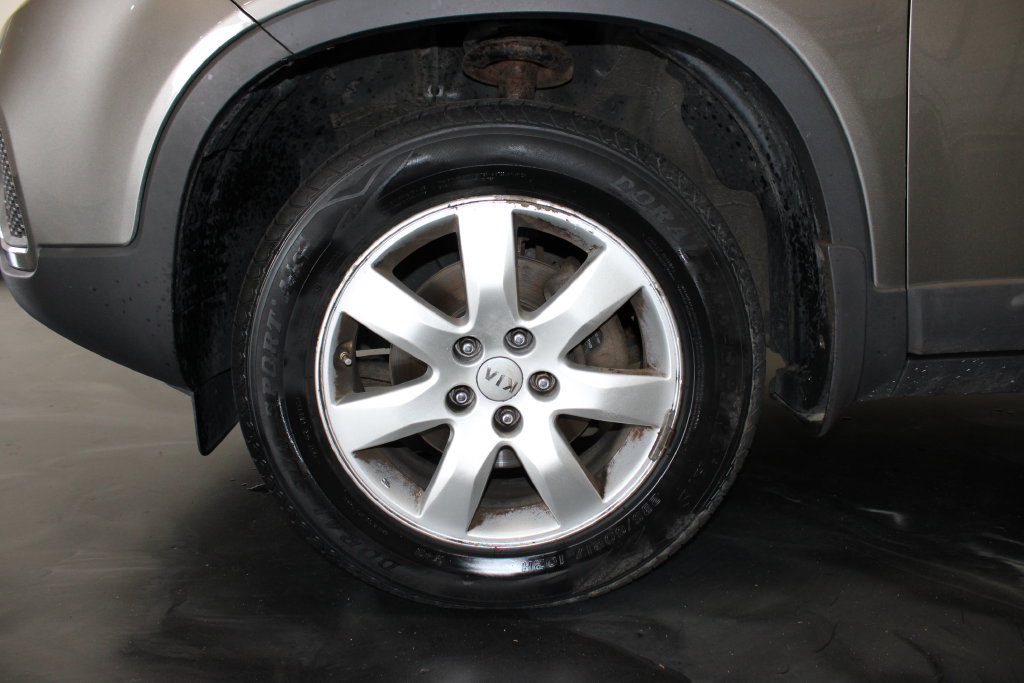 Used 2012 Kia Sorento FWD w/ Third Row Pkg image 28