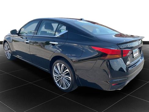 Used 2024 Nissan Altima 2.5 SL image 3