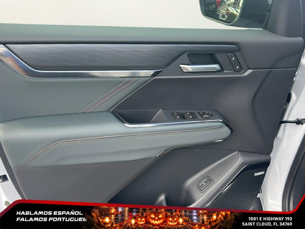 New 2026 GMC Acadia AT4 w/ Luxury Package AWD/4WD image 10