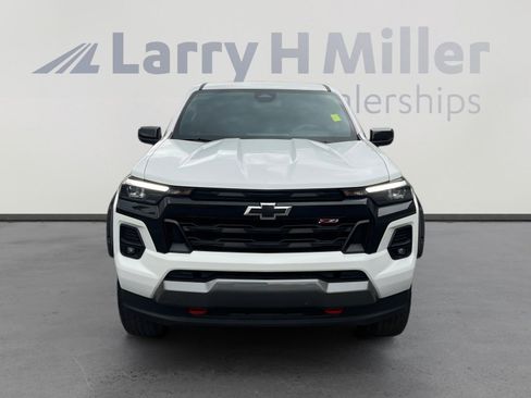 Used 2024 Chevrolet Colorado Z71 w/ Z71 Convenience Package 2 AWD/4WD image 8