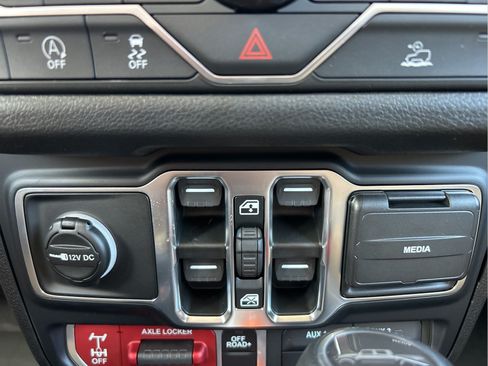 New 2026 Jeep Gladiator Willys AWD/4WD image 30