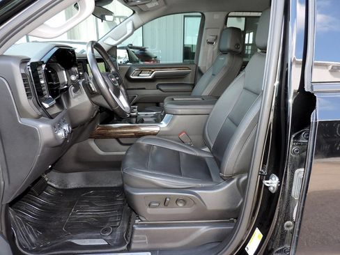 Used 2022 GMC Sierra 1500 Elevation w/ Elevation Premium Package AWD/4WD image 14