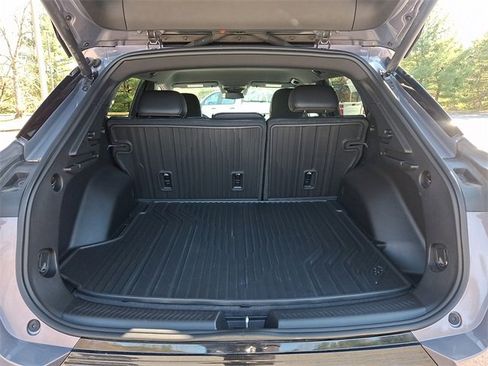 Used 2024 Chevrolet Equinox EV LT image 28