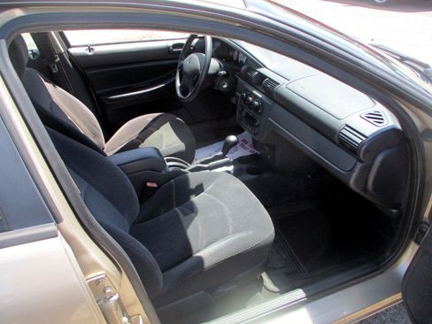 Used 2004 Dodge Stratus SXT w/ Sun & Fun Group image 7