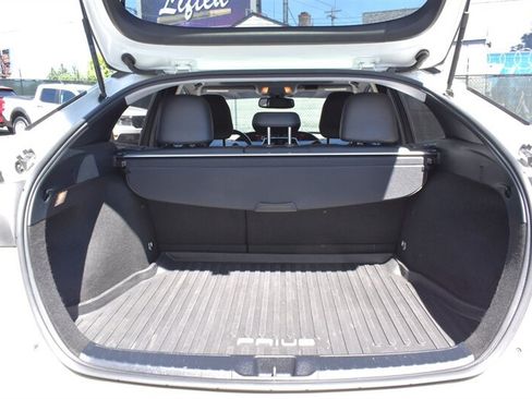 Used 2017 Toyota Prius Four w/ Advanced Technology Package FWD image 28