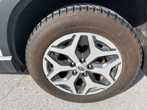 Used 2024 Subaru Forester Premium AWD/4WD image 10
