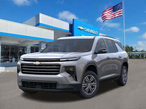 New 2026 Chevrolet Traverse LT image 8