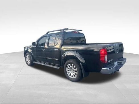 Used 2010 Nissan Frontier LE w/ LE Value Truck Pkg RWD image 9