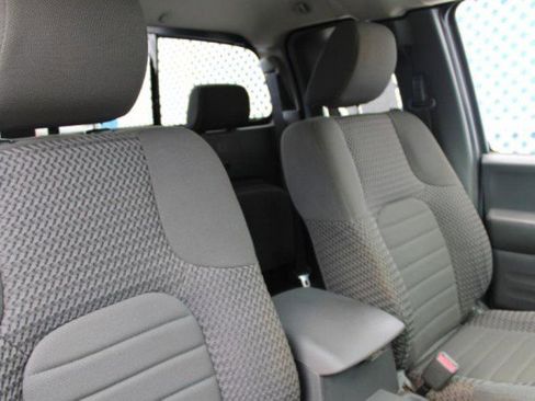 Used 2018 Nissan Frontier SV image 34