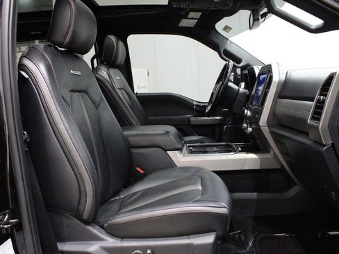 Used 2022 Ford F350 Platinum w/ FX4 Off-Road Package AWD/4WD image 17