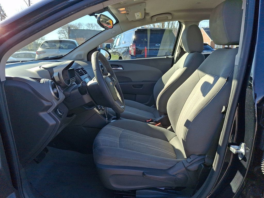 Used 2015 Chevrolet Sonic LT FWD image 15