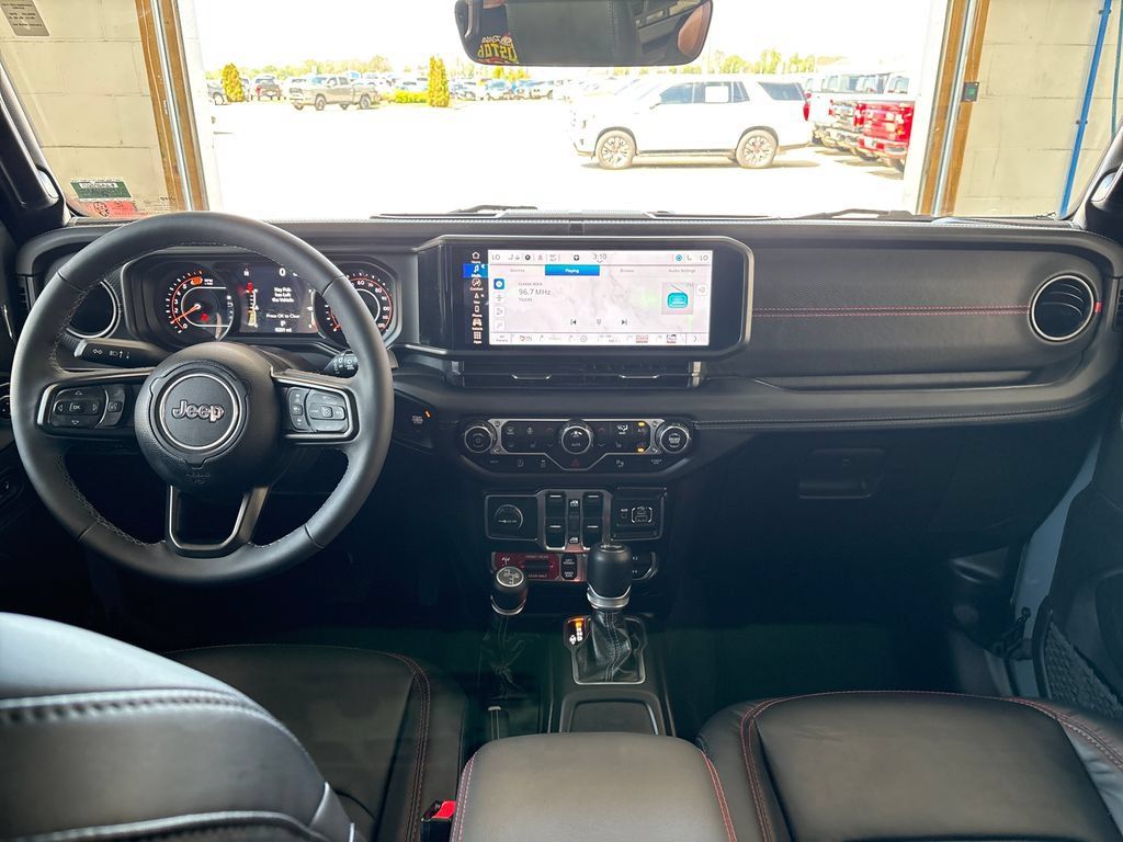 Used 2025 Jeep Wrangler Unlimited Rubicon AWD/4WD image 20