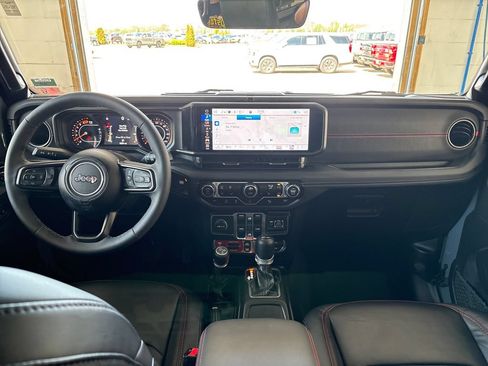 Used 2025 Jeep Wrangler Unlimited Rubicon AWD/4WD image 20