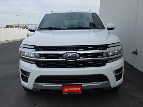 Used 2023 Ford Expedition Limited image 7