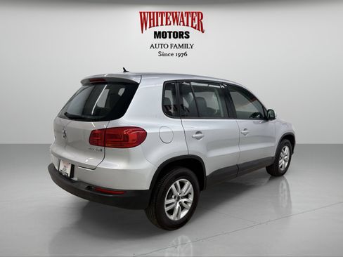 Used 2014 Volkswagen Tiguan S image 4