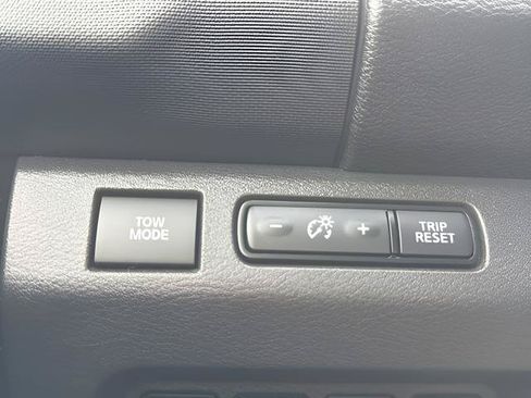 Used 2022 Nissan Frontier SV RWD image 32