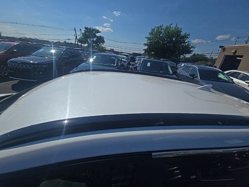 Used 2025 Kia Niro LX FWD image 5