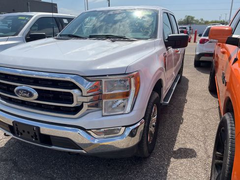 Used 2023 Ford F150 XLT w/ XTR Package image 4
