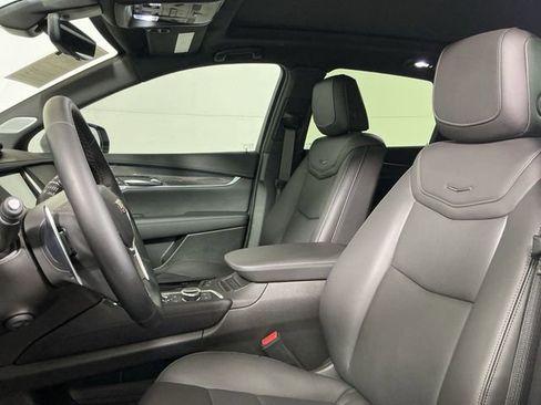 Used 2025 Cadillac XT5 Sportv w/ Technology Package AWD/4WD image 23