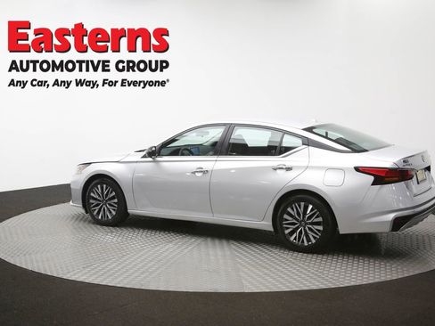 Used 2024 Nissan Altima 2.5 SV FWD image 62