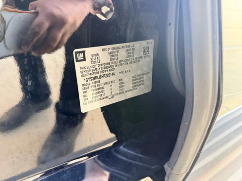 Used 2015 Cadillac Escalade ESV Luxury image 33