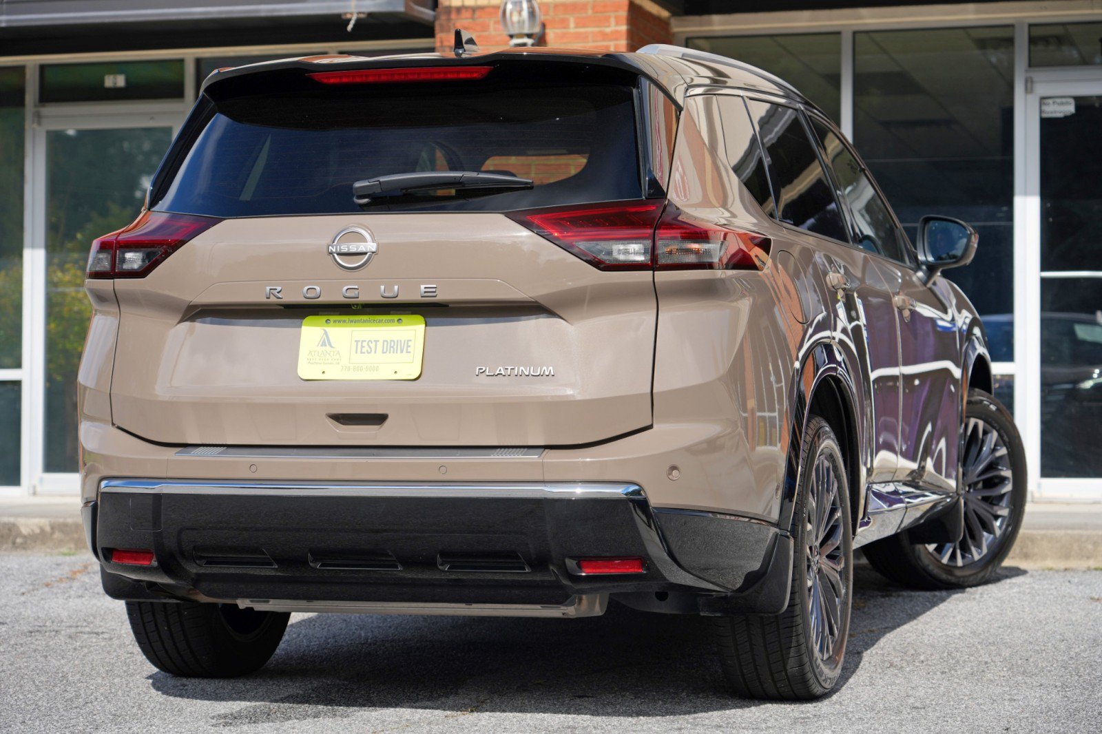 Used 2024 Nissan Rogue Platinum w/ Platinum Premium Package FWD image 4