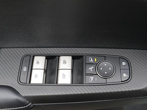 Used 2023 Mitsubishi Outlander SE image 37