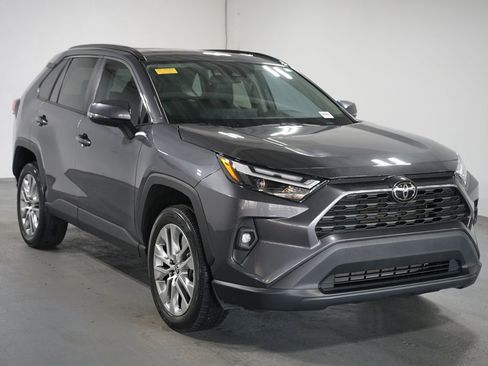 Certified 2023 Toyota RAV4 XLE Premium image 3