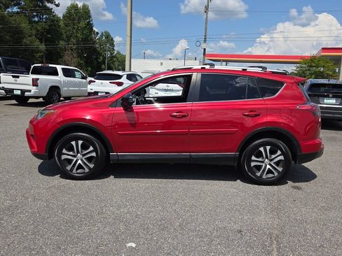 Used 2016 Toyota RAV4 LE FWD image 2