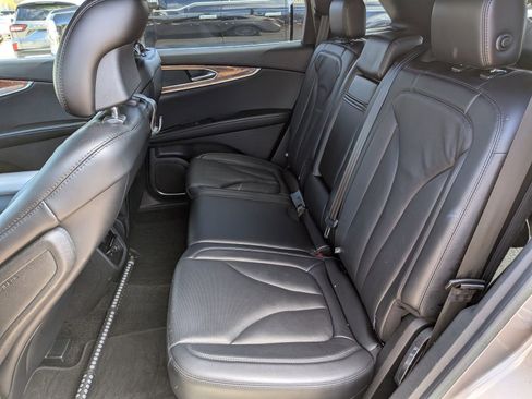 Used 2018 Lincoln MKX Reserve w/ Driver Assistance Package image 16