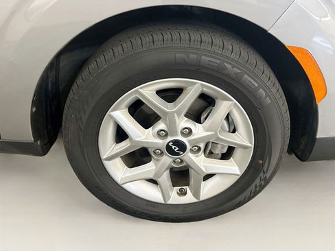 Used 2022 Kia Soul LX w/ Technology Package FWD image 11