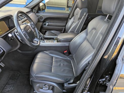 Used 2017 Land Rover Range Rover Sport image 3