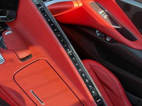 Used 2023 Chevrolet Corvette Z06 w/ Z07 Performance Package RWD image 28