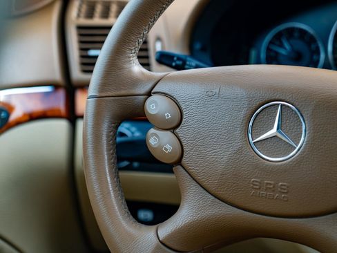 Used 2008 Mercedes-Benz E 350 4MATIC Sedan image 25