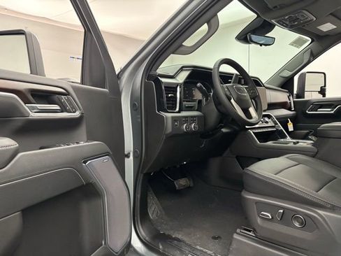 New 2026 GMC Sierra 2500 Denali w/ Denali Reserve Package image 18