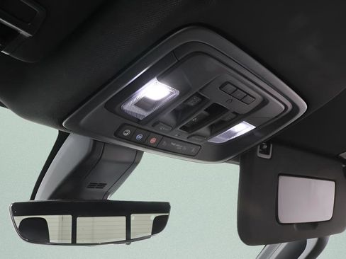 Used 2021 Chevrolet Silverado 1500 High Country w/ Technology Package image 18