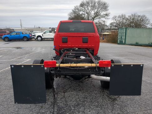 Used 2022 RAM 5500 Tradesman w/ Chrome Appearance Group image 11