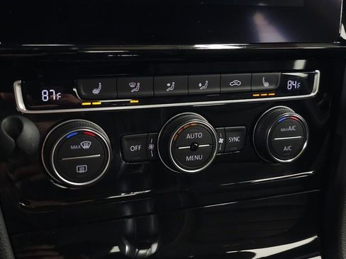 Used 2019 Volkswagen Golf R 4-Door image 26