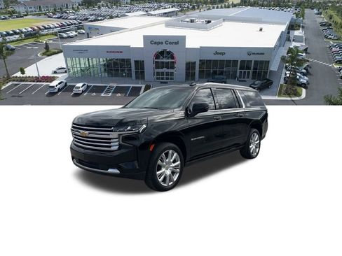 Used 2022 Chevrolet Suburban High Country w/ Premium Package image 2